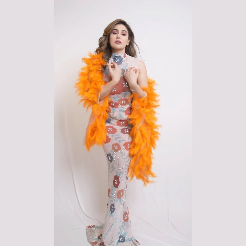 Kangna Sharma Height